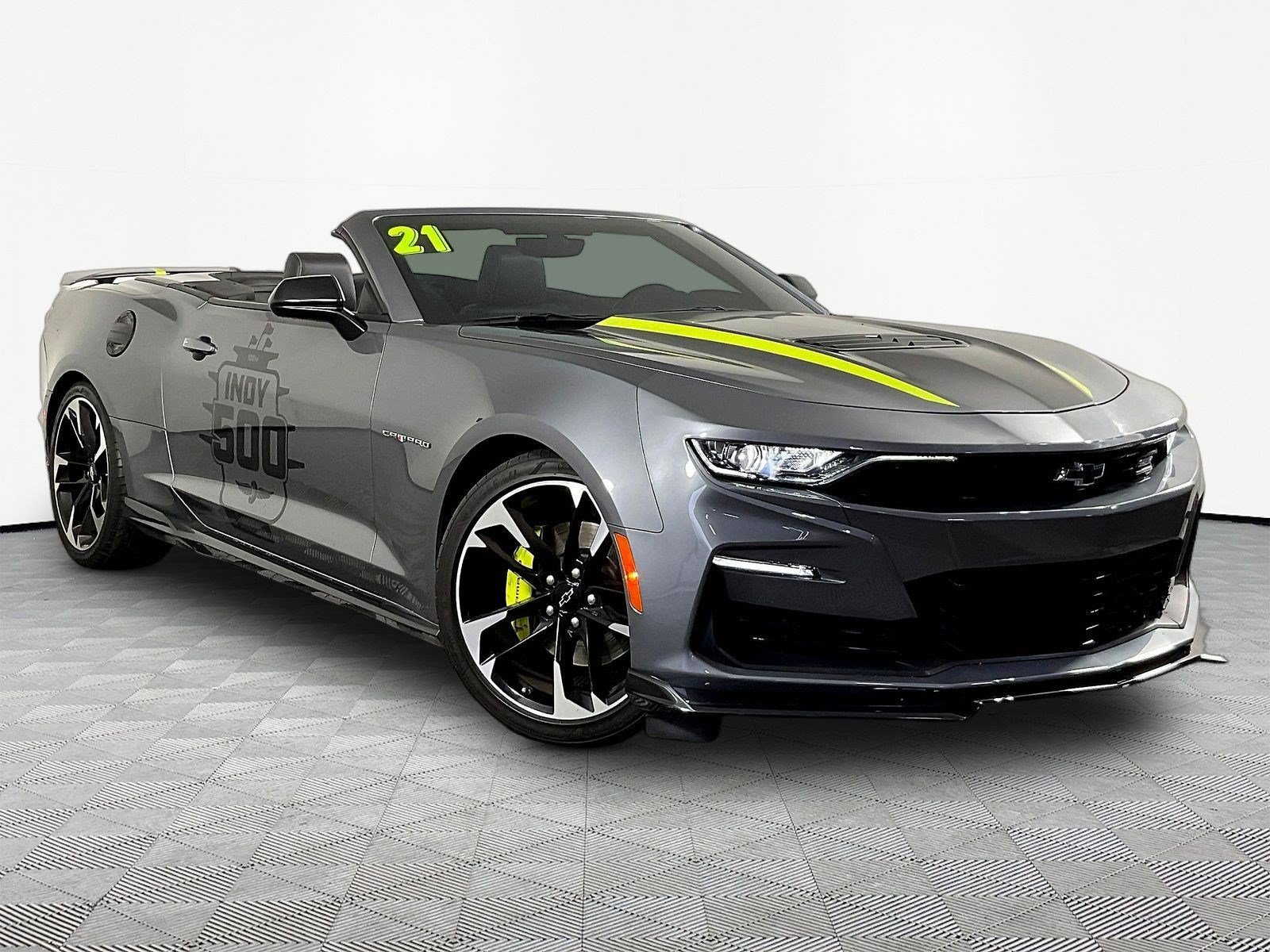 Used 2021 Chevrolet Camaro SS RWD image 3