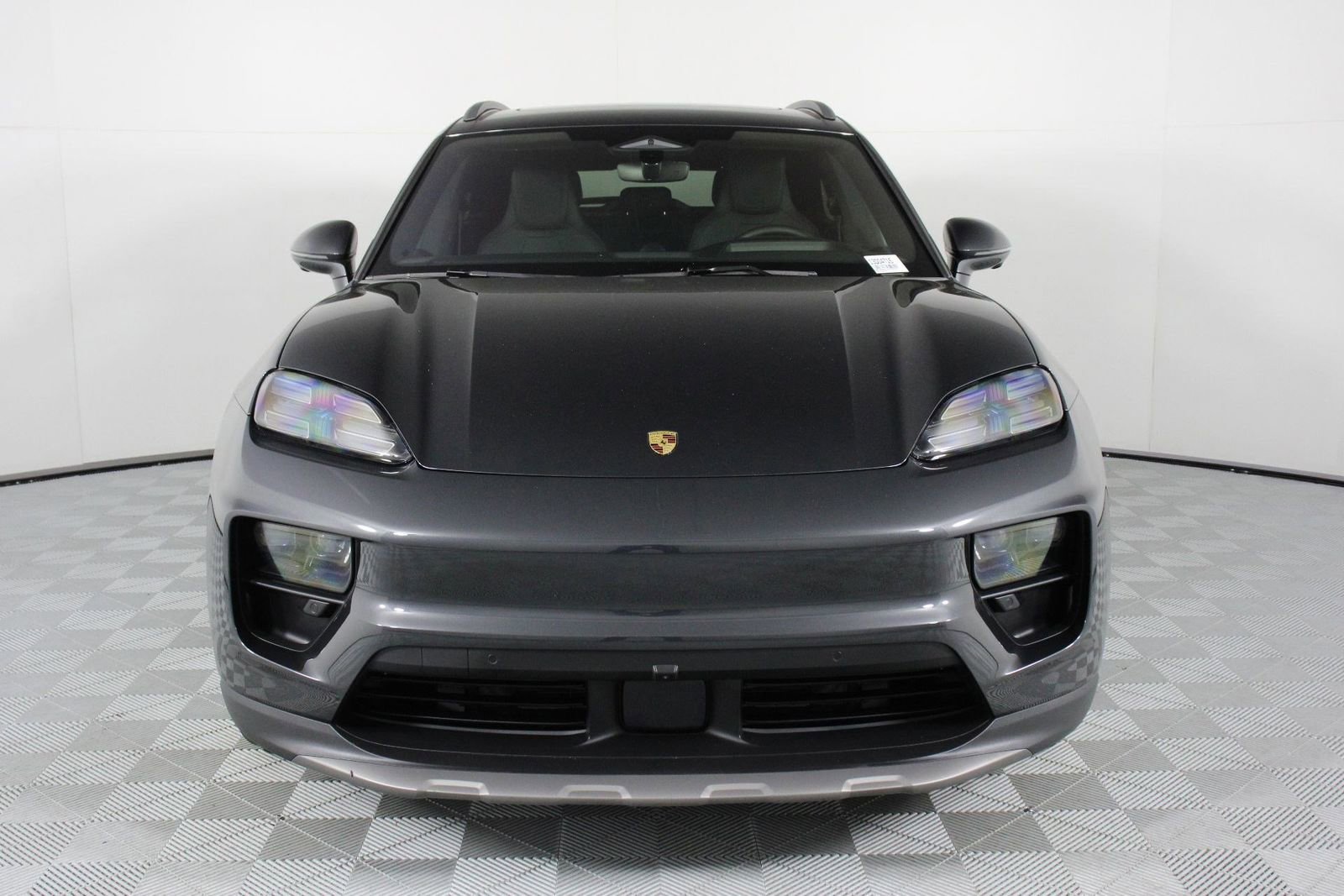 Used 2025 Porsche Macan 4 Electric AWD/4WD image 10