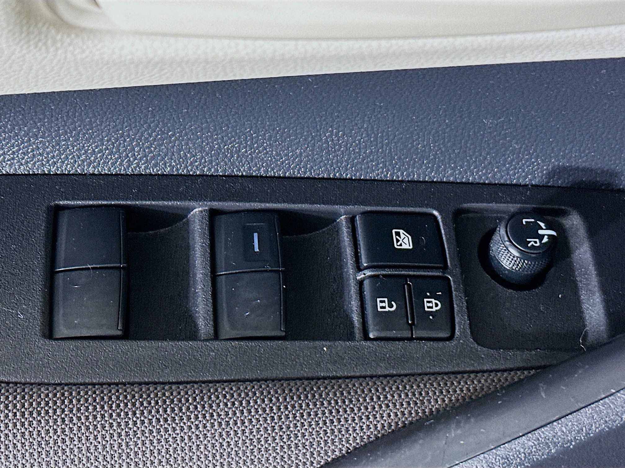 Used 2025 Toyota Corolla LE image 14