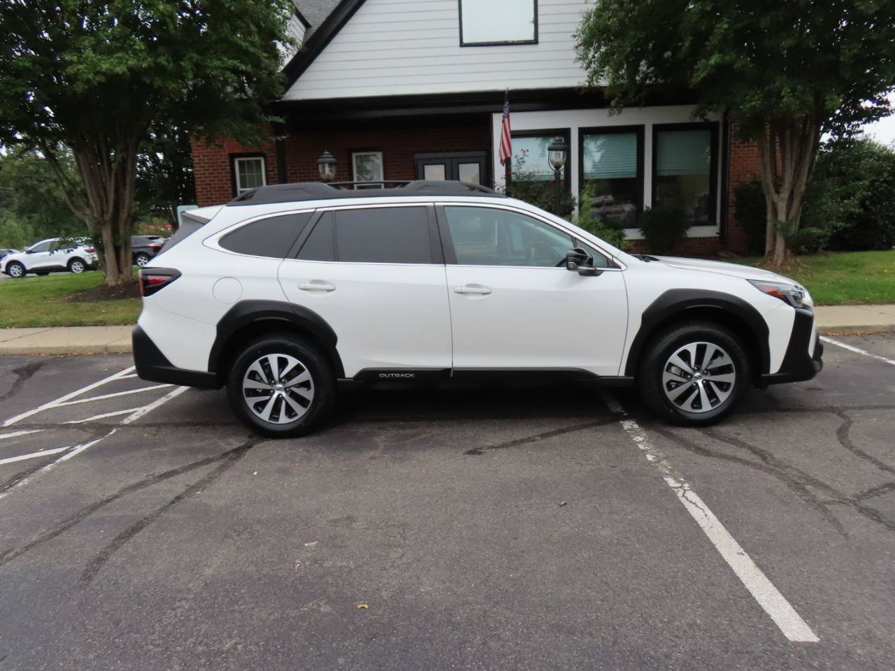 Used 2024 Subaru Outback Premium AWD/4WD image 9