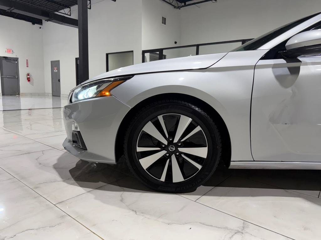 Used 2020 Nissan Altima 2.5 SL FWD image 6