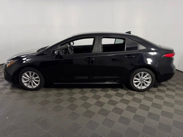 Used 2023 Toyota Corolla LE w/ LE Convenience Package FWD image 29