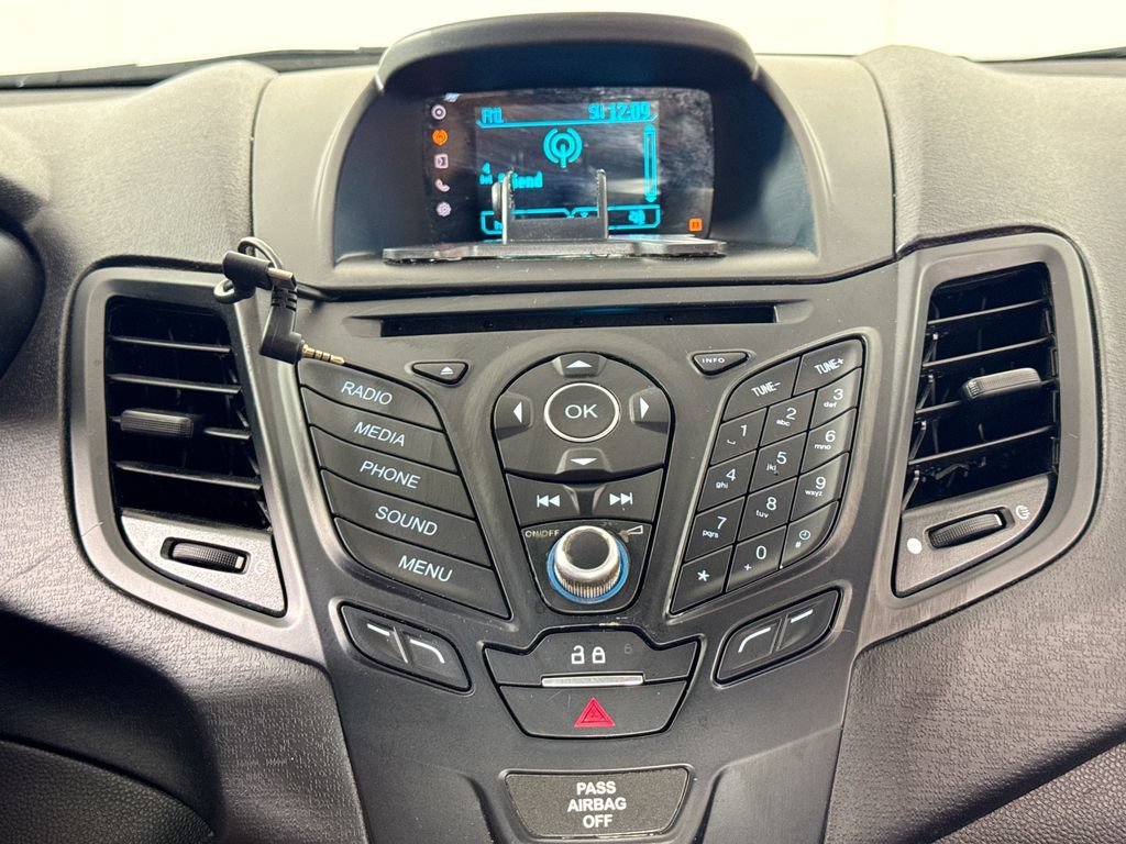 Used 2015 Ford Fiesta SE FWD image 13