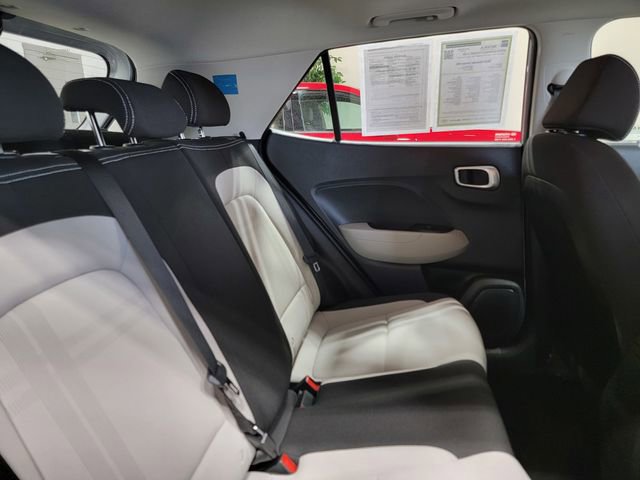 Used 2023 Hyundai Venue SEL w/ Cargo Package FWD image 14