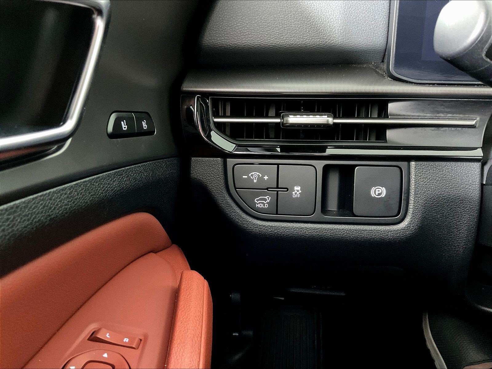 Certified 2026 Kia Sportage SX FWD image 15