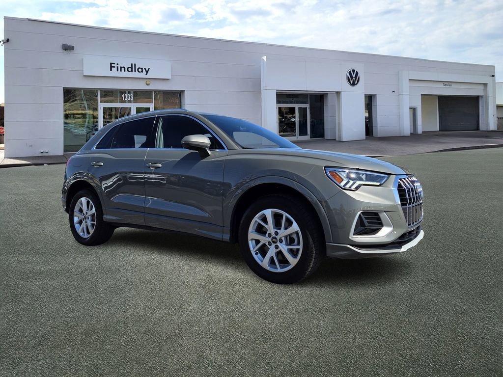 Used 2023 Audi Q3 2.0T Premium w/ Convenience Package image 2