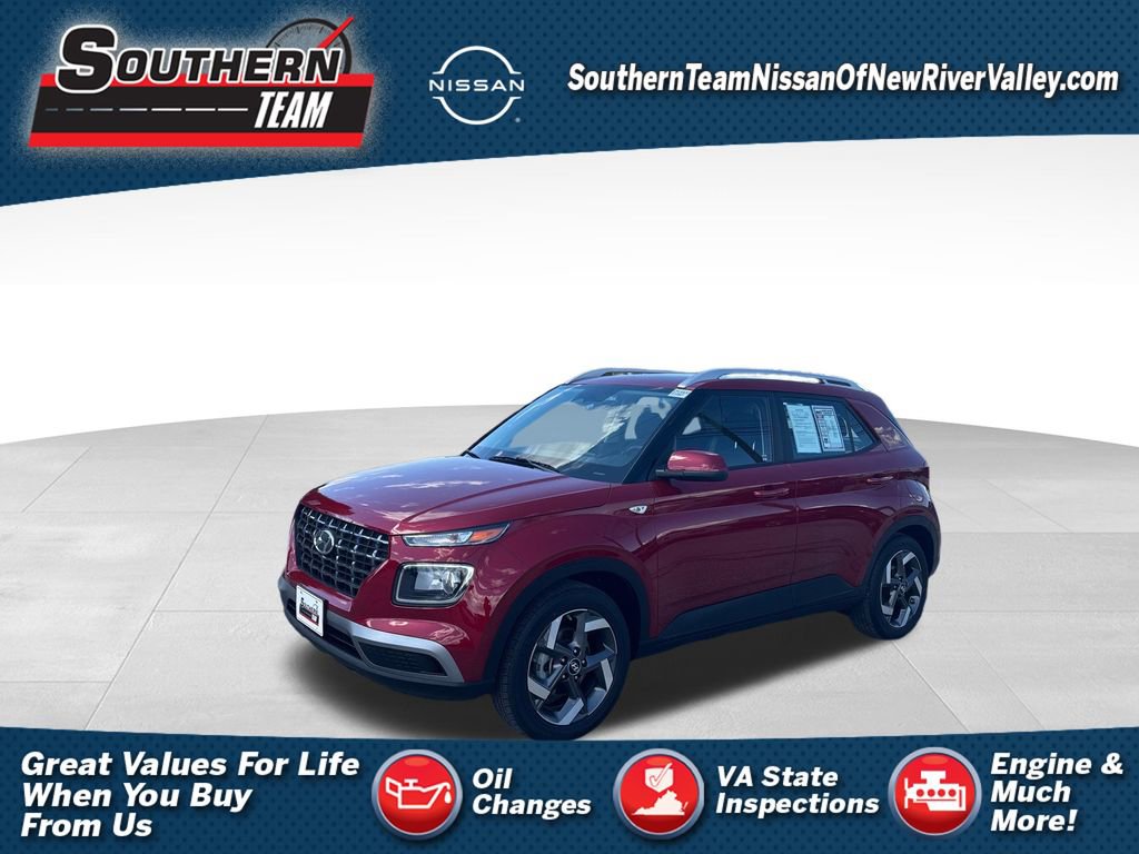 Used 2025 Hyundai Venue SEL image 1
