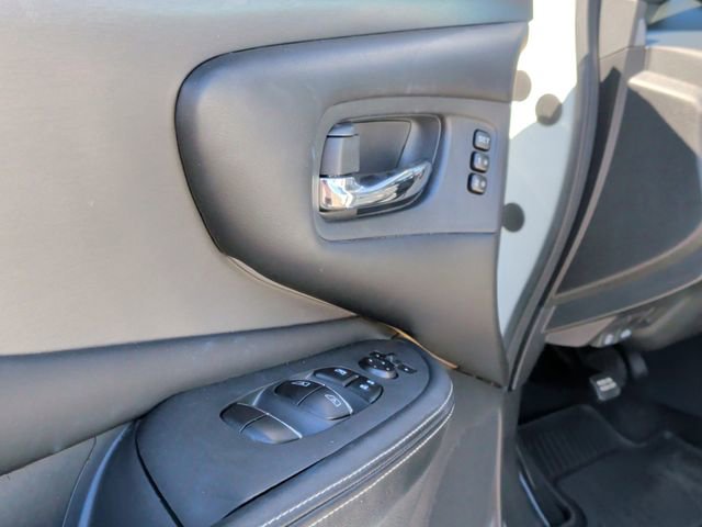 Used 2020 Nissan Murano SL w/ Moonroof Package FWD image 11