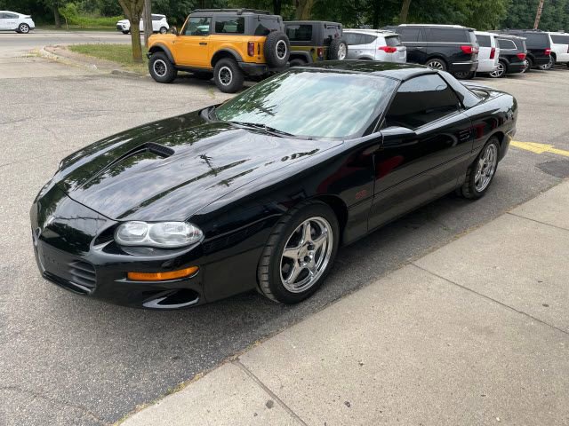 Used 2000 Chevrolet Camaro Z28 w/ SS Performance/Appearance Pkg RWD image 3