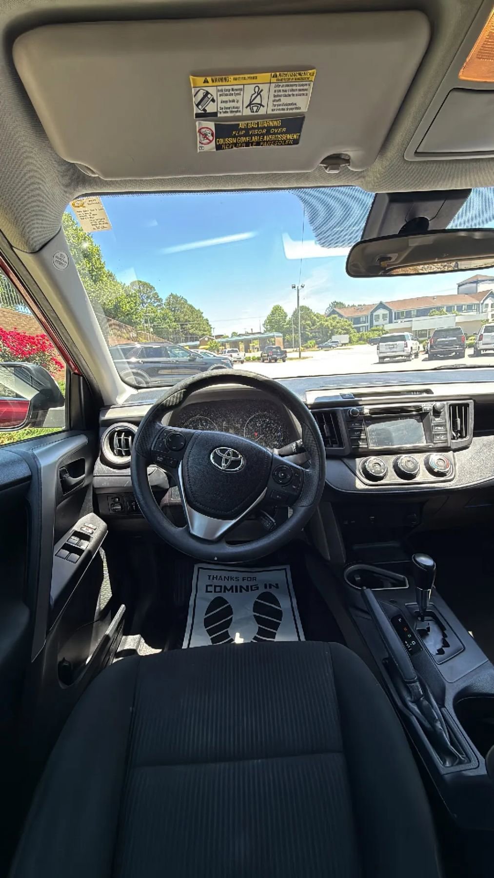 Used 2018 Toyota RAV4 LE FWD image 20