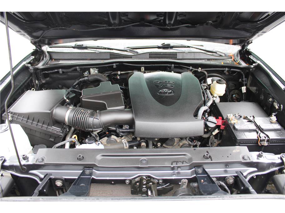 Used 2022 Toyota Tacoma SR5 w/ Technology Package AWD/4WD image 36