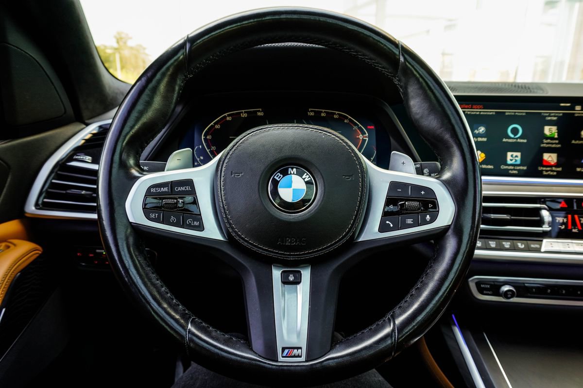 Used 2022 BMW X7 xDrive40i w/ M Sport Package image 15