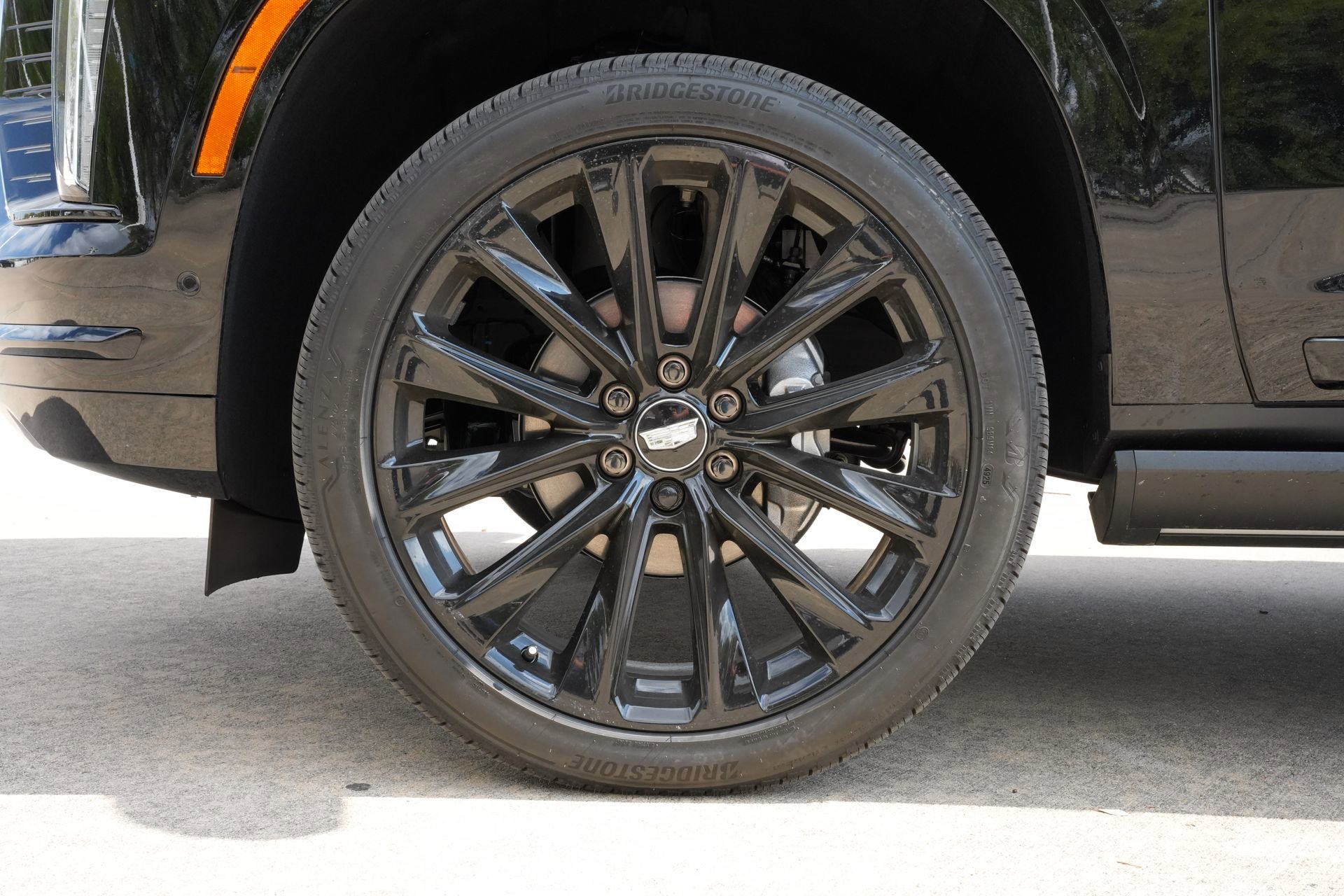 New 2026 Cadillac Escalade Platinum Sport w/ LPO, ONYX Package image 31