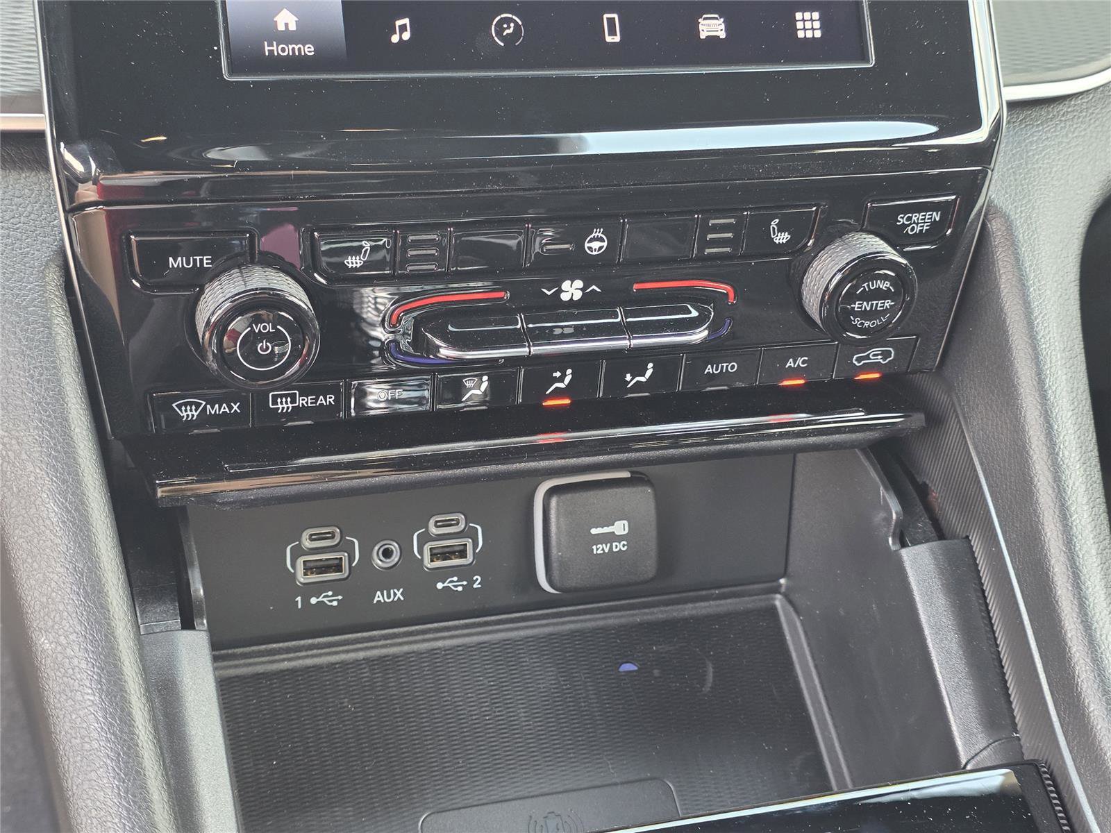 New 2025 Jeep Grand Cherokee L Altitude image 12