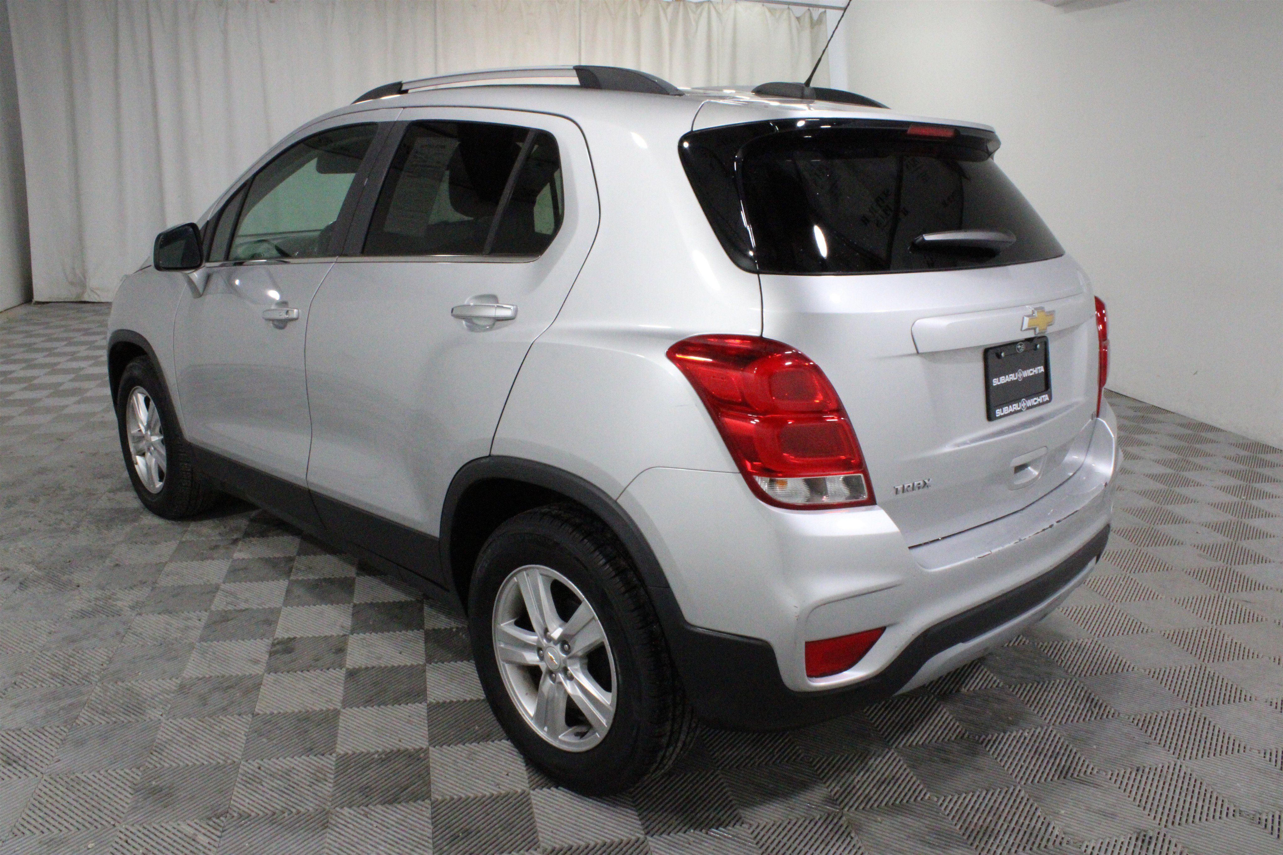 Used 2019 Chevrolet Trax LT w/ LT Convenience Package FWD image 27