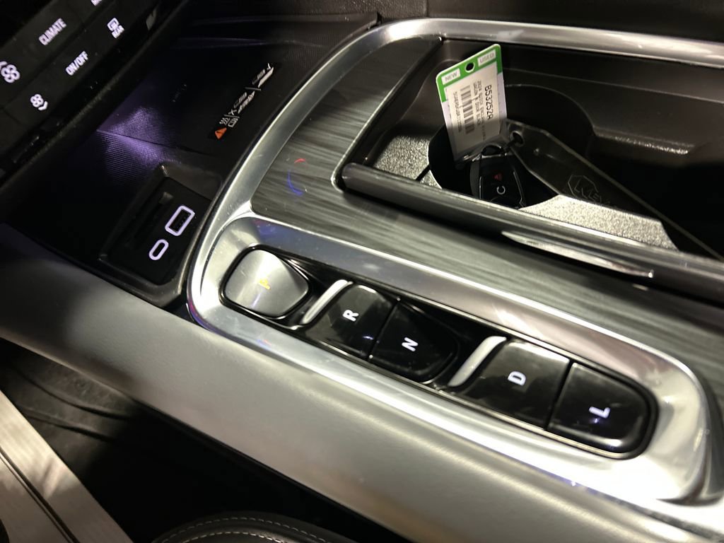 Used 2024 Buick Enclave Essence w/ LPO, Cargo Package image 20