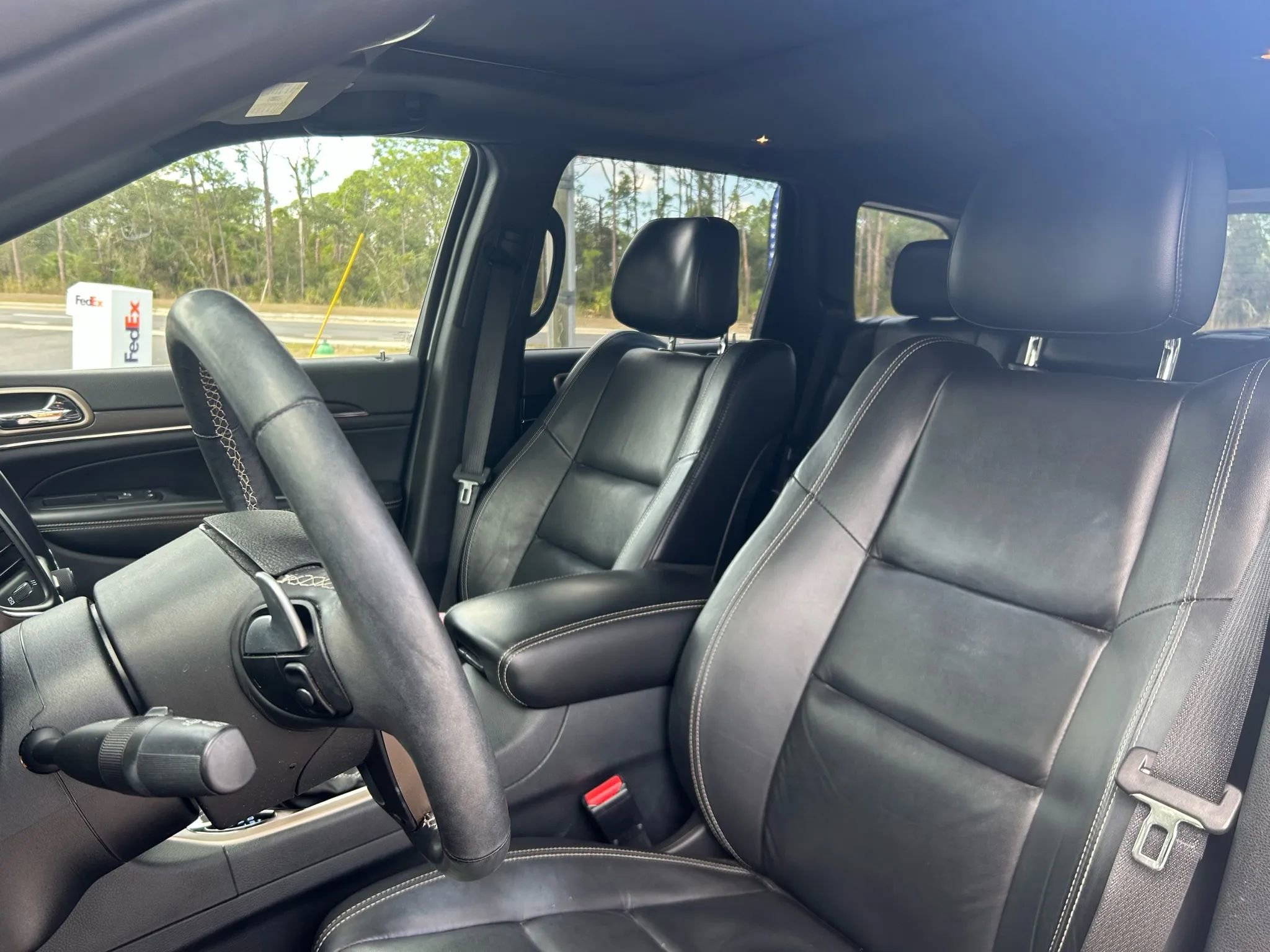 Used 2017 Jeep Grand Cherokee Limited image 11