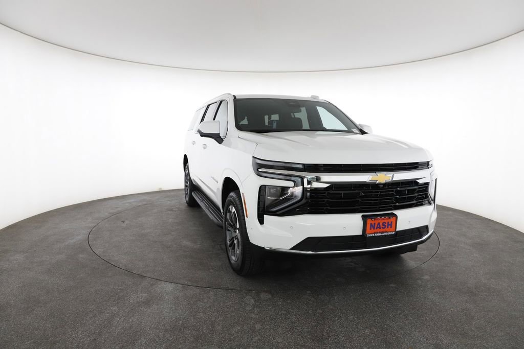 Used 2025 Chevrolet Suburban LS image 3