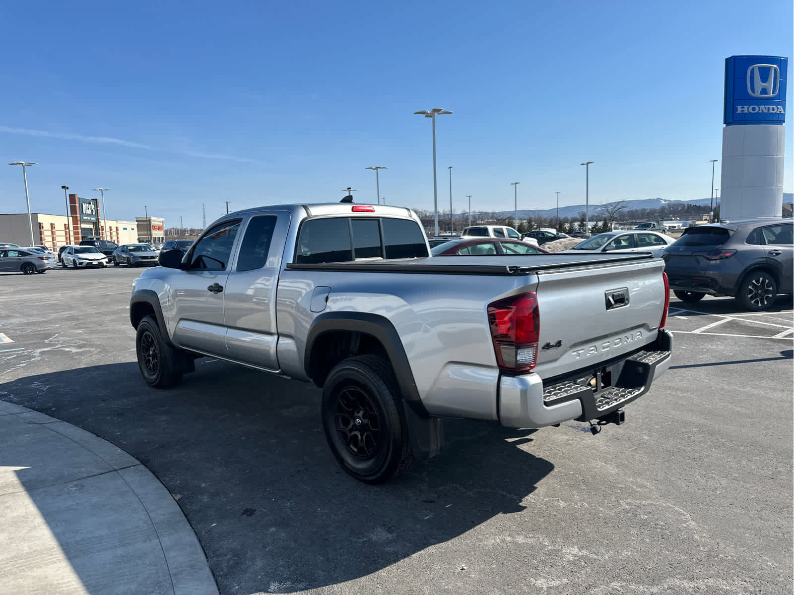 Used 2022 Toyota Tacoma SR image 6