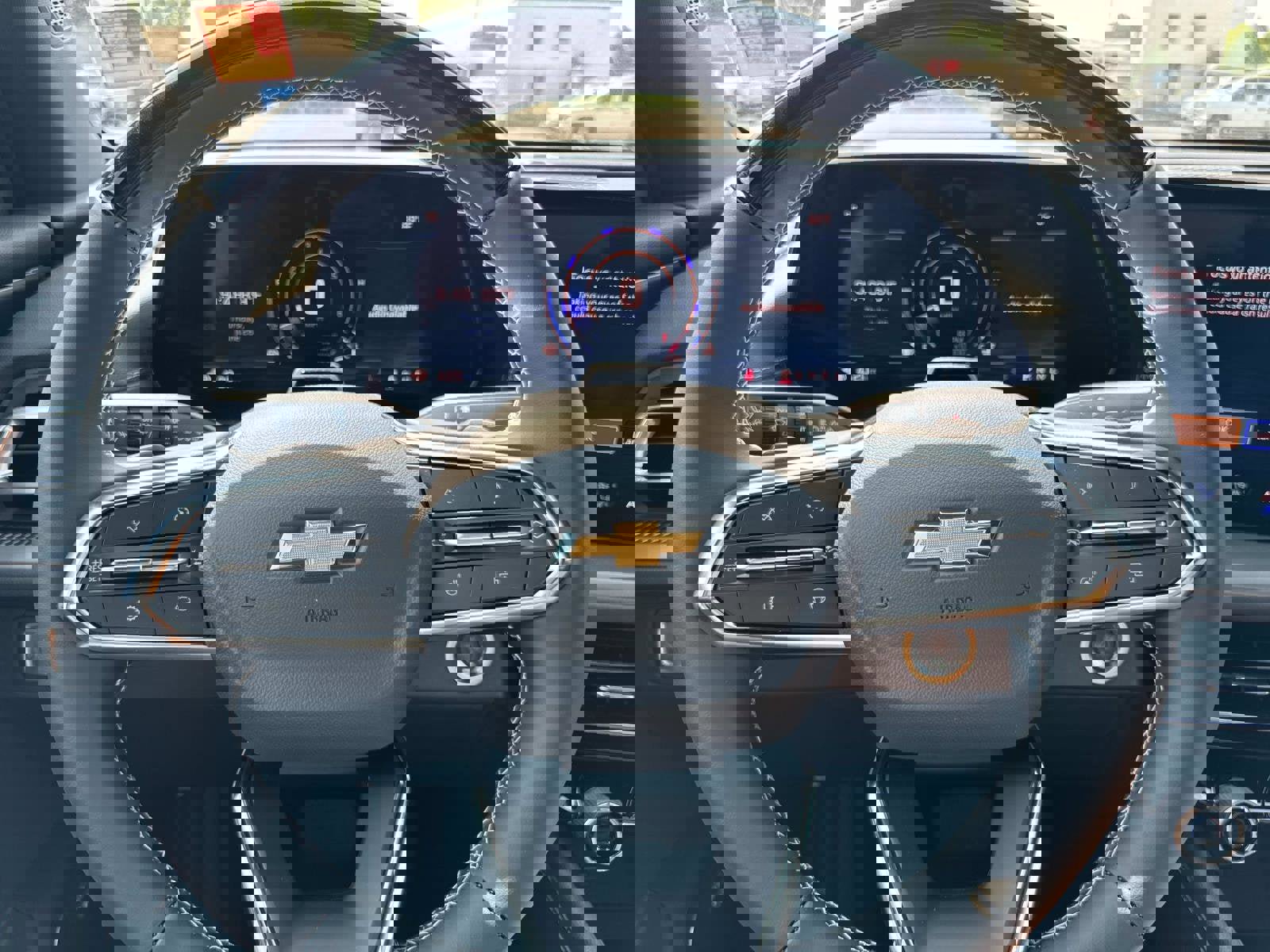 New 2025 Chevrolet Traverse LT w/ Enhanced Driving Package image 11