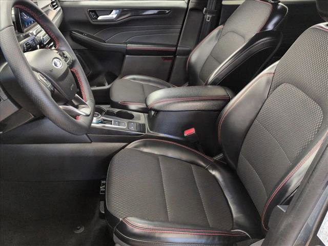 Used 2025 Ford Escape ST-Line image 15