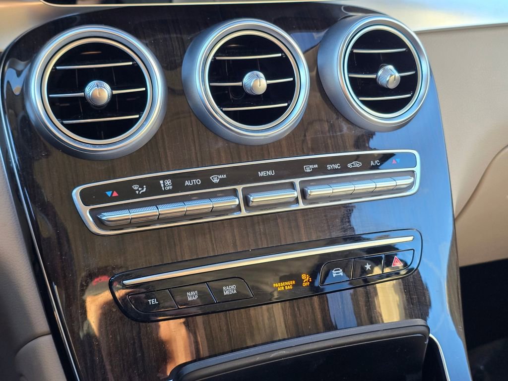 Used 2021 Mercedes-Benz GLC 300 4MATIC image 30