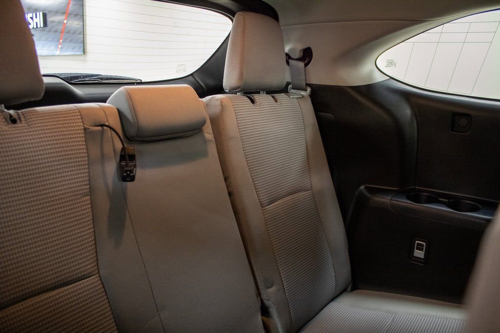 Used 2024 Toyota Highlander LE image 27