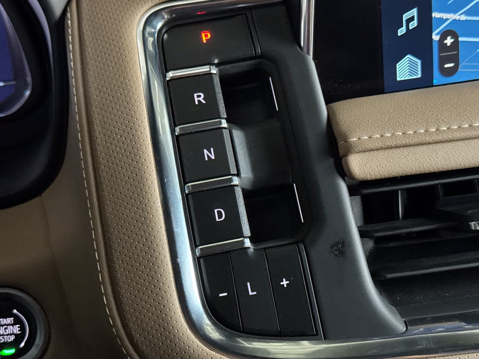 Used 2024 Chevrolet Tahoe Premier AWD/4WD image 53