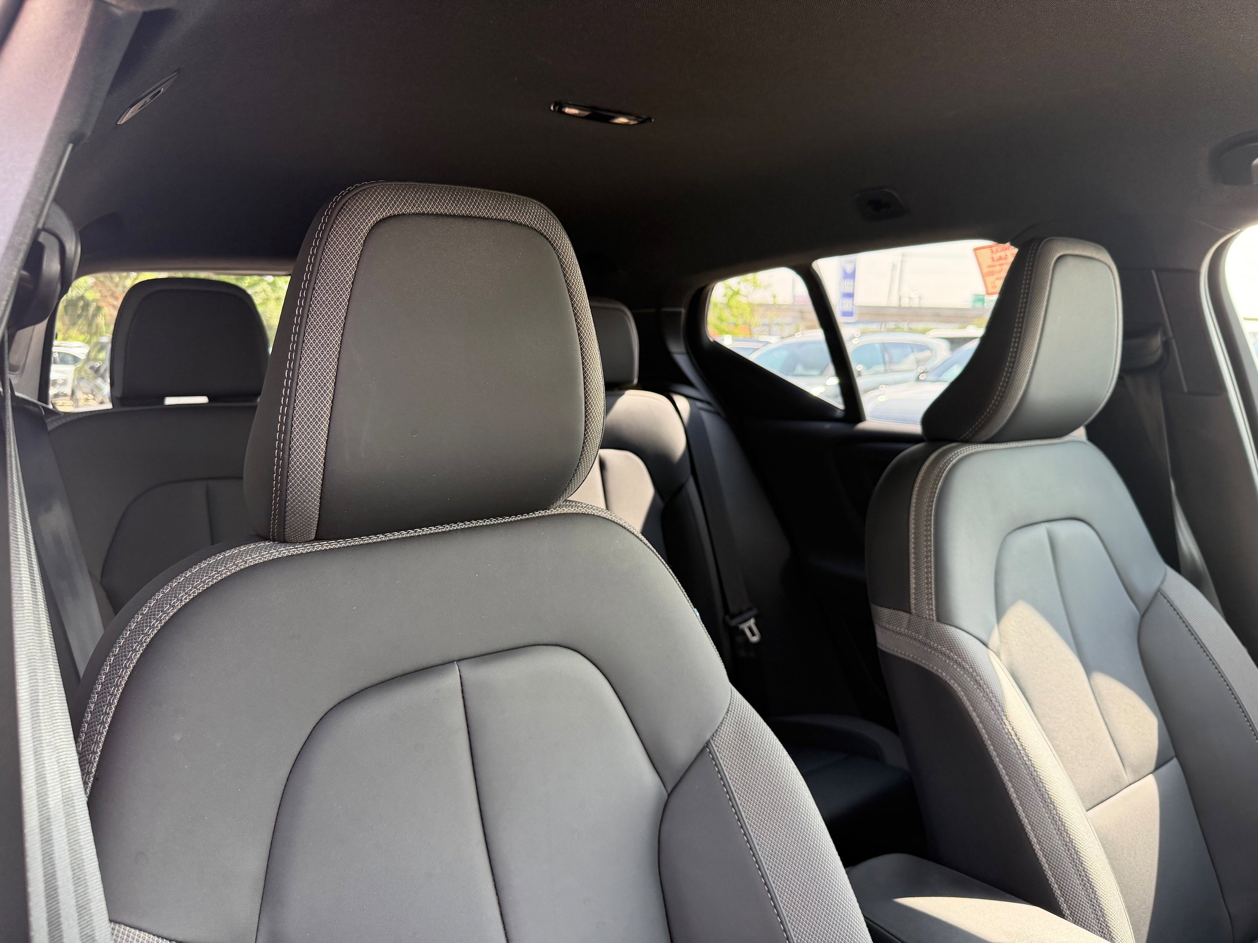 Certified 2024 Volvo XC40 B5 Core image 11