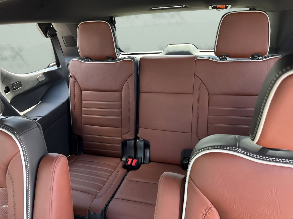 Used 2023 GMC Yukon Denali Ultimate AWD/4WD image 15