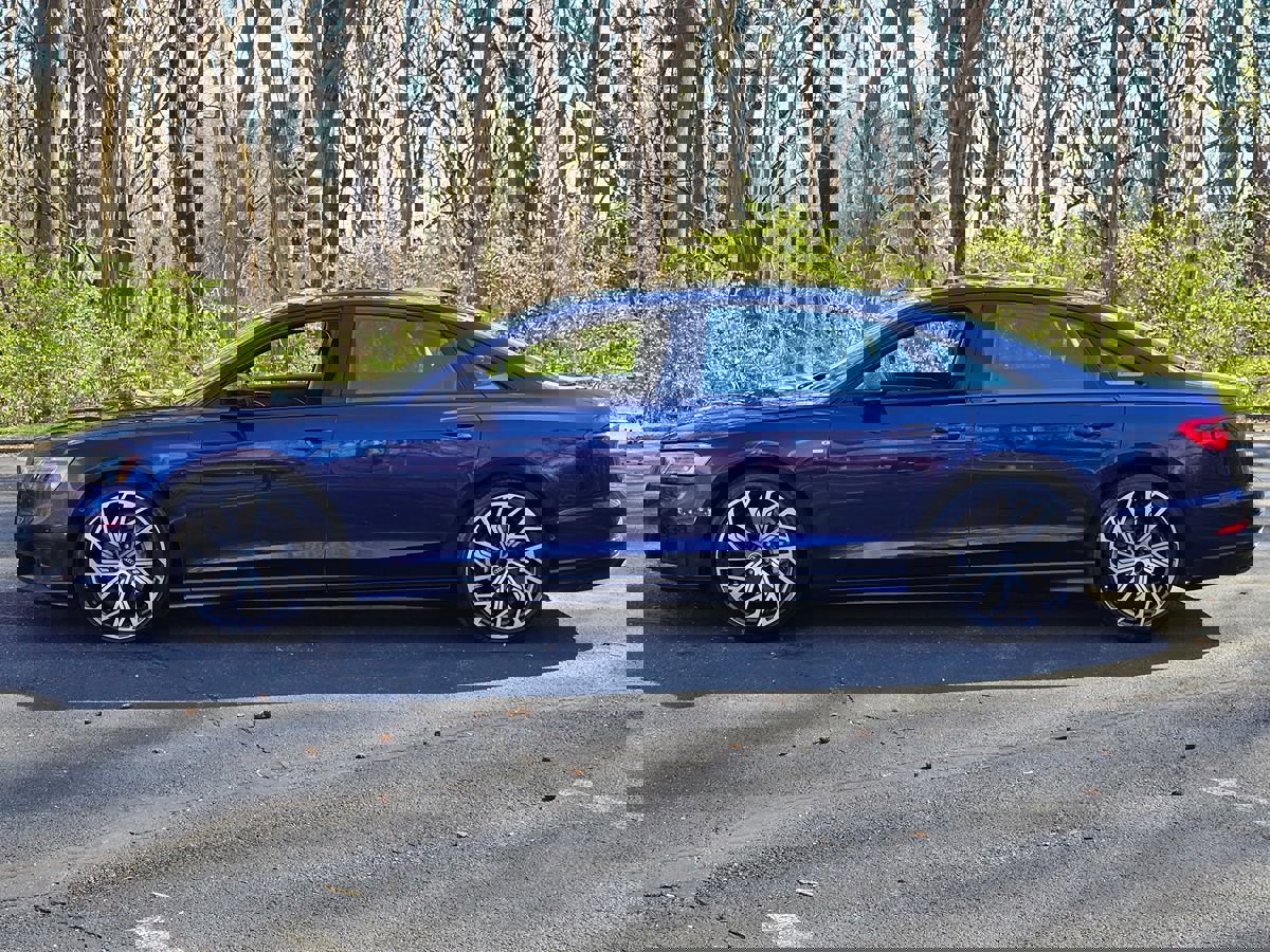 Used 2021 Audi A8 L 3.0T w/ Executive Plus Package image 3