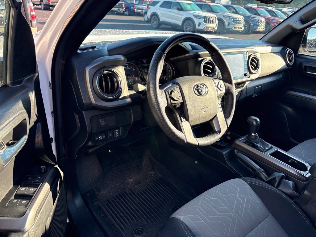 Used 2023 Toyota Tacoma TRD Off-Road AWD/4WD image 7