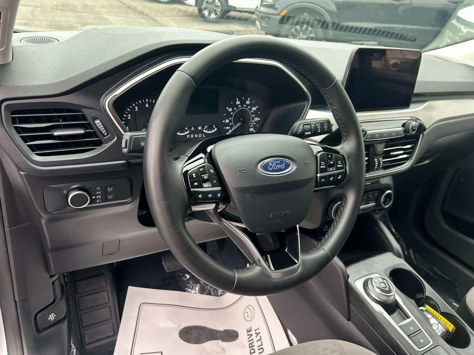 Used 2022 Ford Escape SE w/ Cold Weather Package image 13