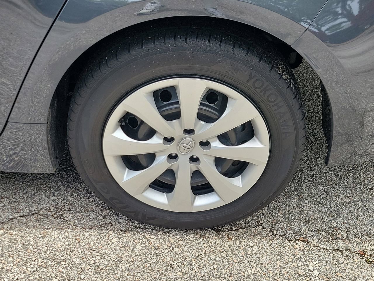 Used 2025 Toyota Corolla LE w/ Convenience Package image 5