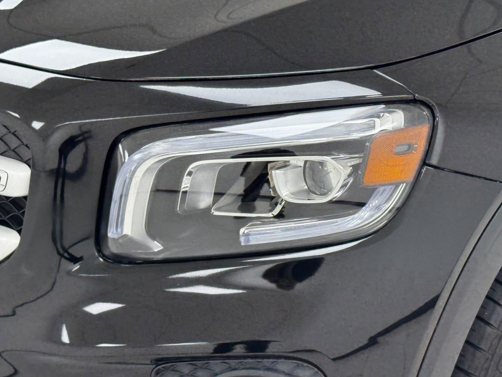 Used 2022 Mercedes-Benz GLB 250 GLB 250 w/ Premium Package Lite image 31