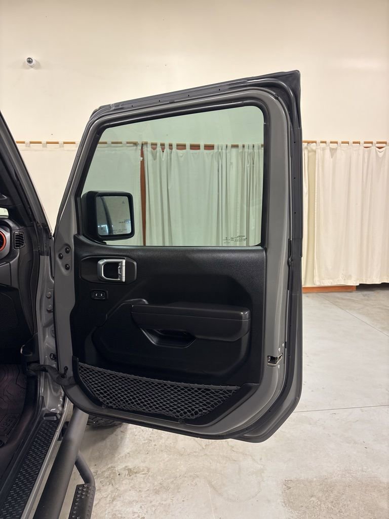 Used 2021 Jeep Gladiator Mojave AWD/4WD image 27