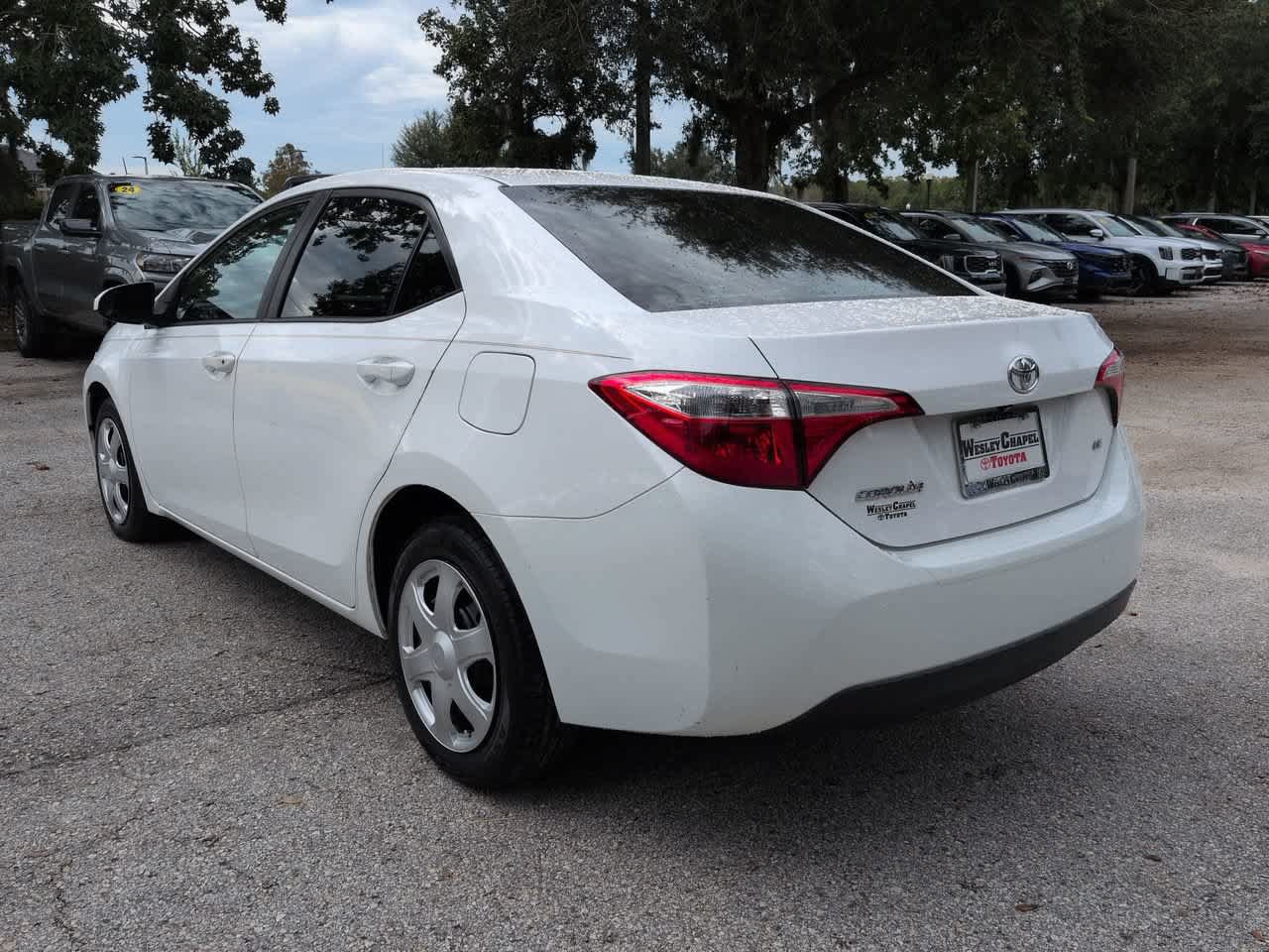 Used 2015 Toyota Corolla LE FWD image 4