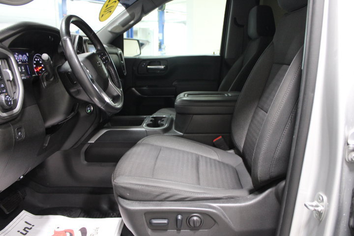 Used 2022 Chevrolet Silverado 1500 RST w/ Redline Edition AWD/4WD image 18