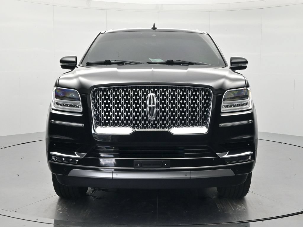 Used 2020 Lincoln Navigator L 4WD image 2