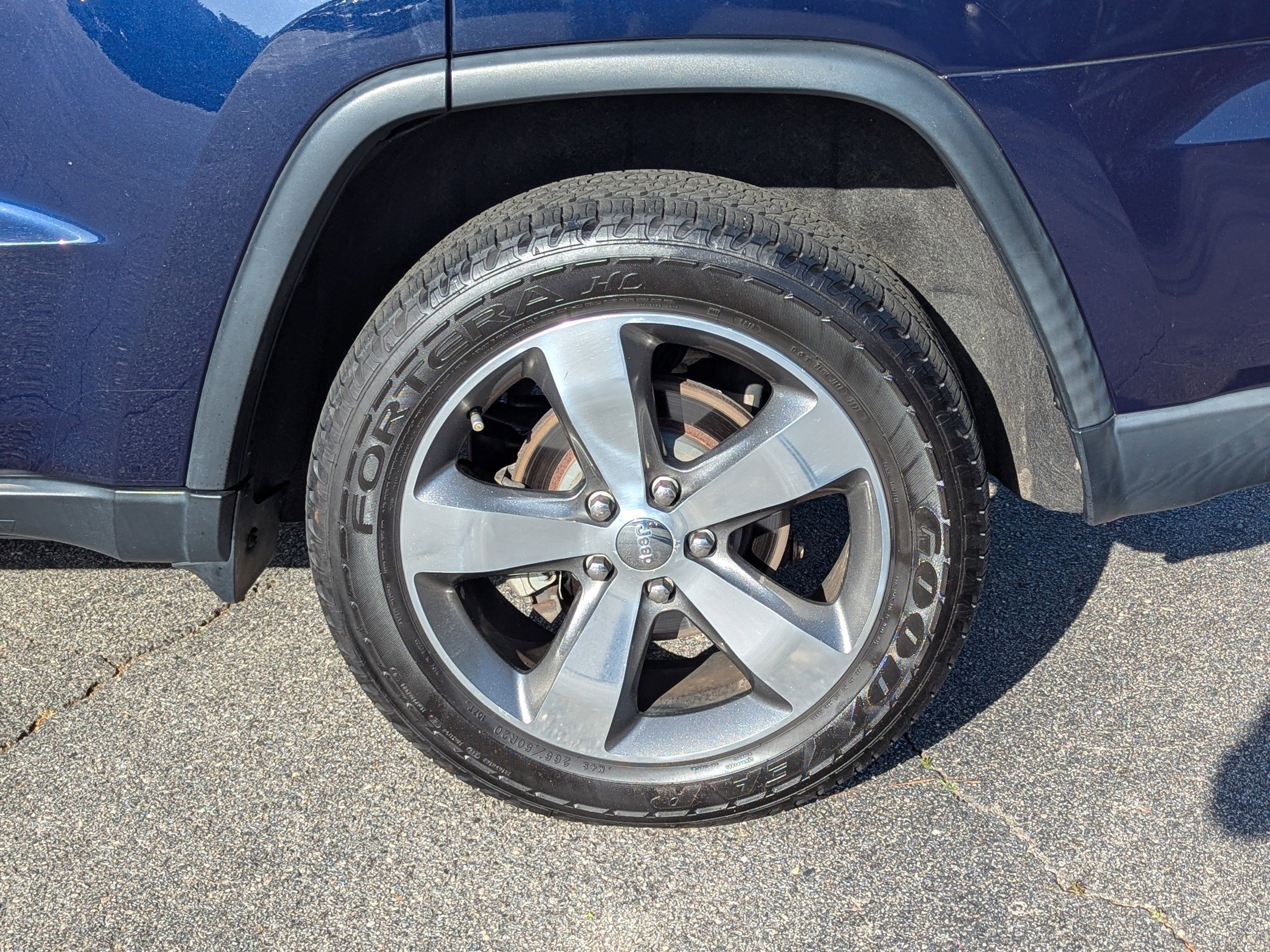 Used 2015 Jeep Grand Cherokee Limited w/ Luxury Group II image 34