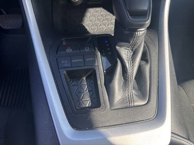 Used 2020 Toyota RAV4 XLE w/ Convenience Package image 13