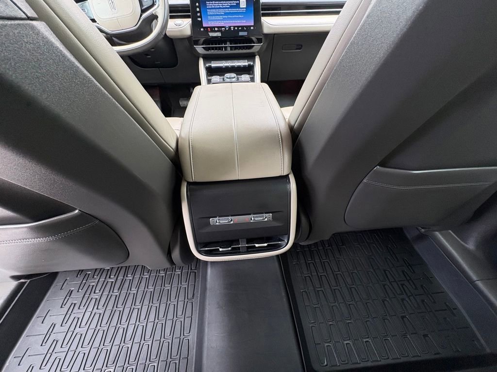 Certified 2025 Lincoln Nautilus Premier w/ Equipment Group 102A image 24