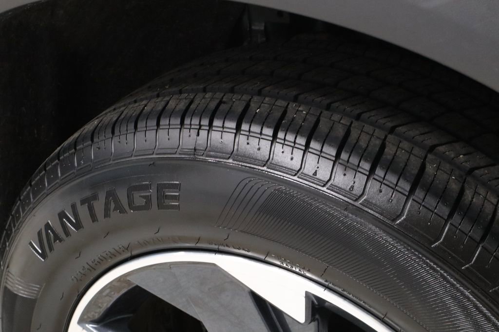 Certified 2025 Nissan Rogue SV image 16