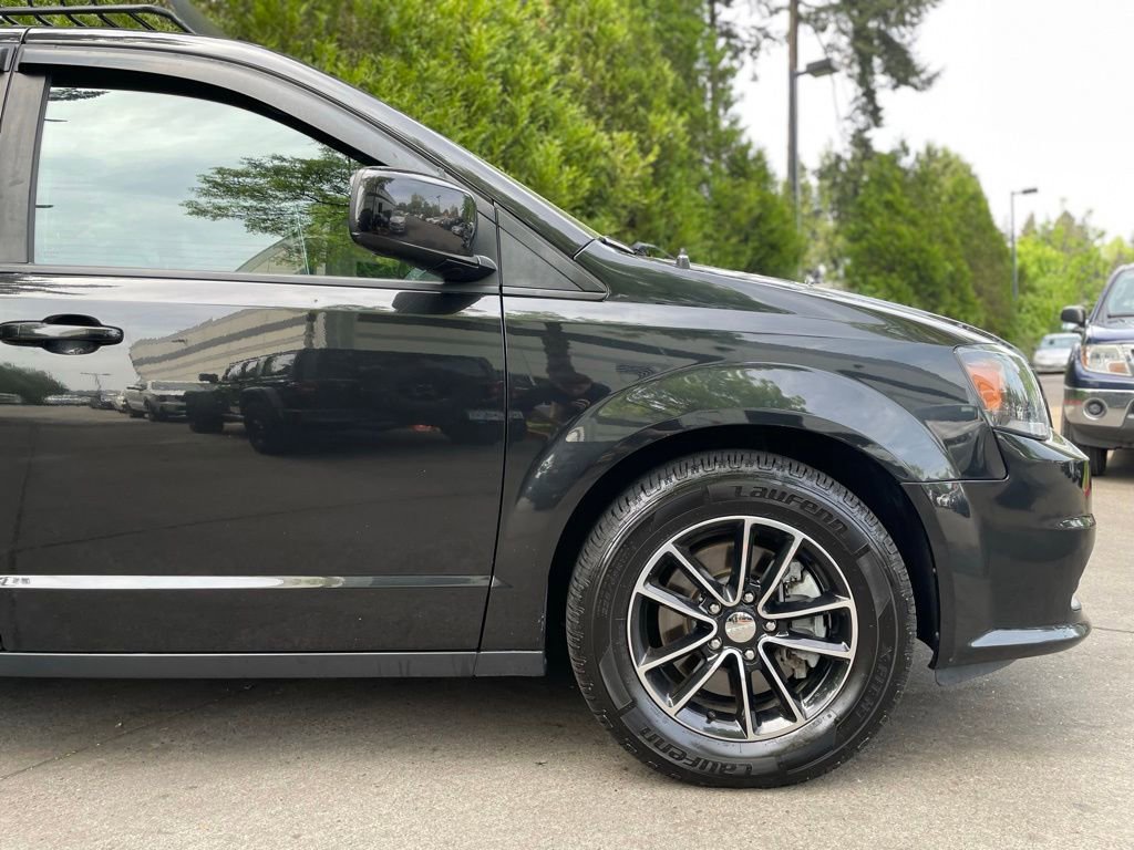 Used 2019 Dodge Grand Caravan GT FWD image 2
