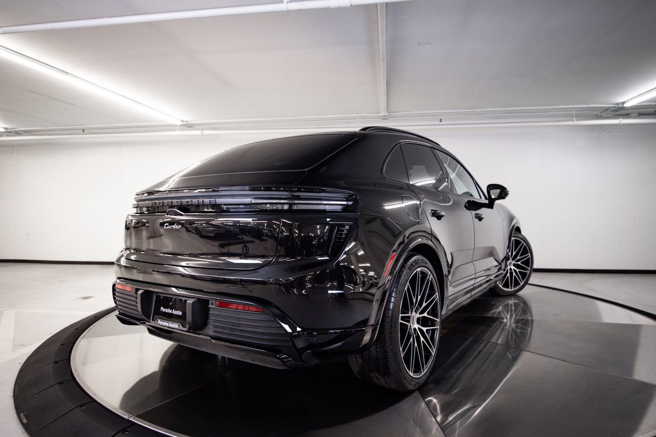 Certified 2025 Porsche Macan Turbo Electric AWD/4WD image 7