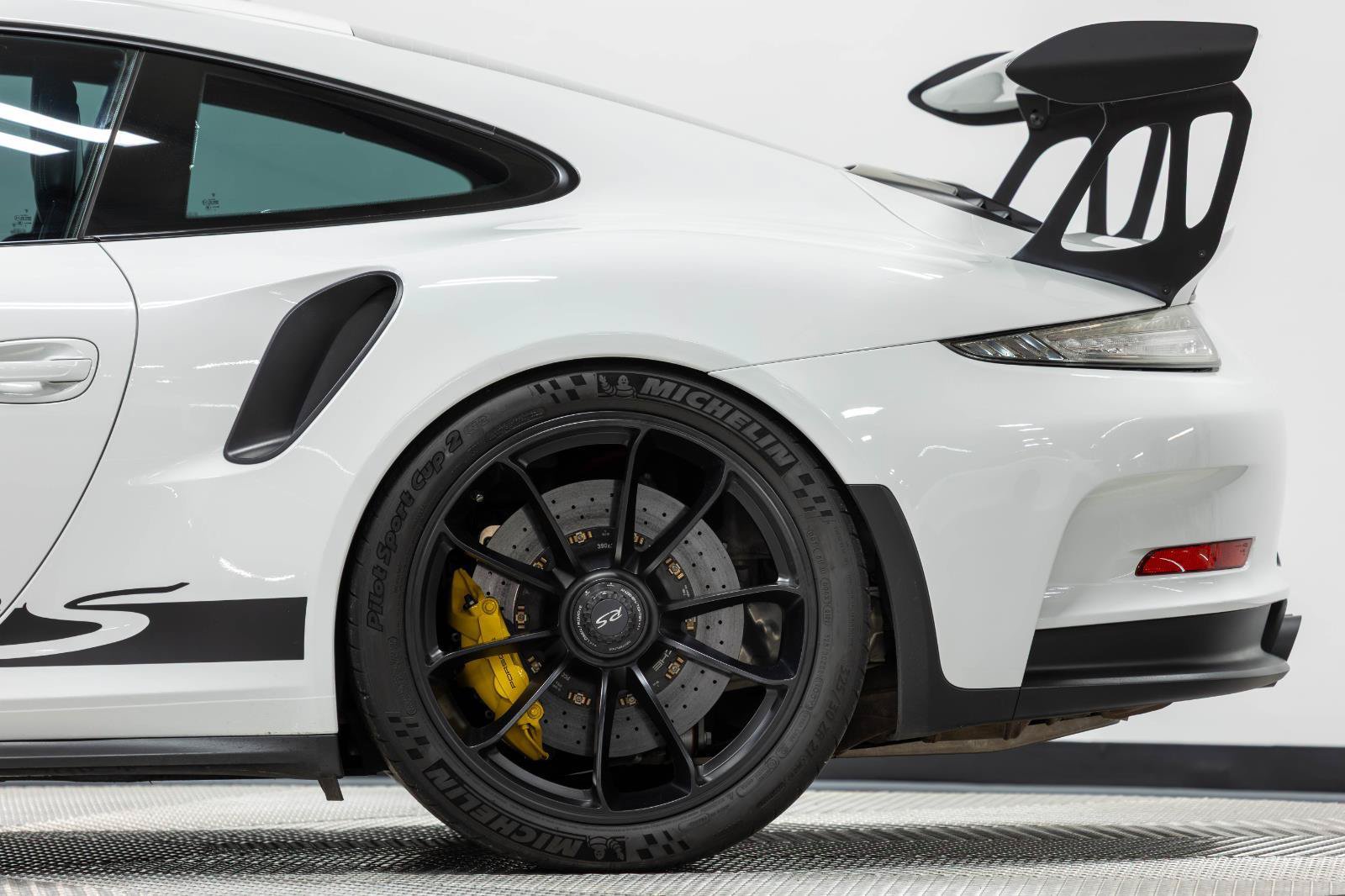Used 2016 Porsche 911 GT3 RS RWD image 13