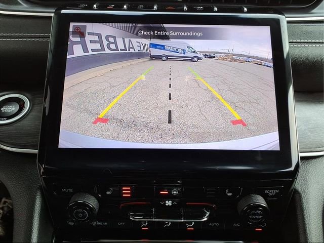 Used 2023 Jeep Grand Cherokee Limited AWD/4WD image 20