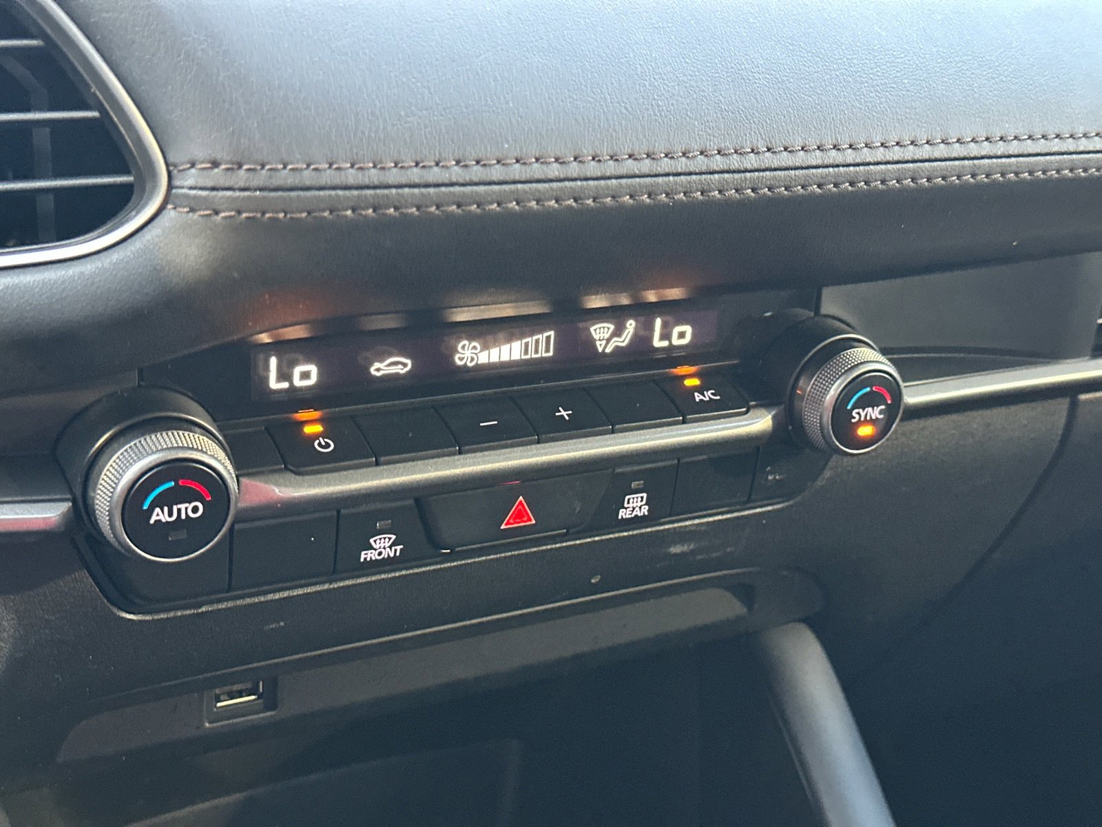 Used 2021 MAZDA MAZDA3 s image 26