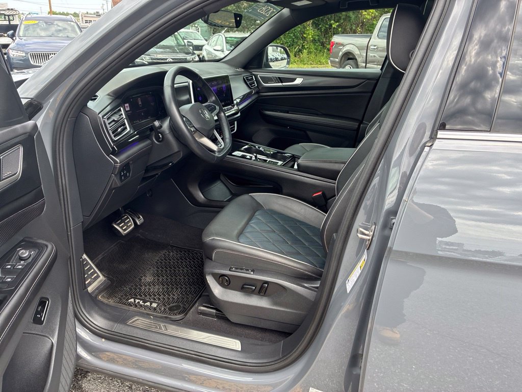 Used 2026 Volkswagen Atlas Cross Sport SEL Premium R-Line w/ MDO Package AWD/4WD image 11