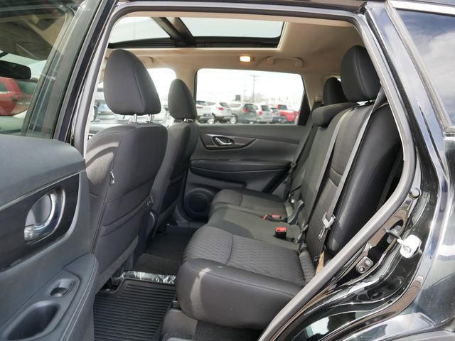 Used 2017 Nissan Rogue SV image 17